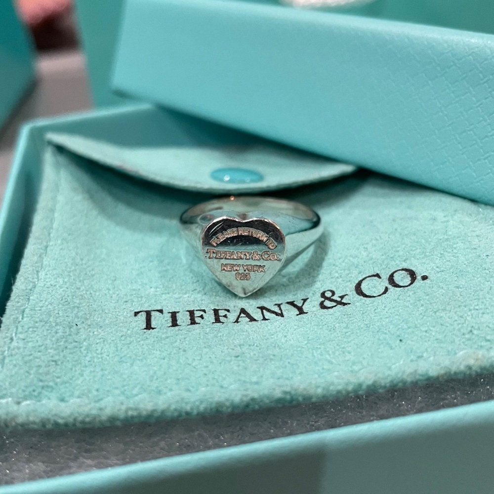 Authentic Return to Tiffany Heart Signet Ring
